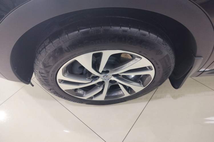 Used Buick Envision 2022 Facelift Encore S 552T Two-Wheel Drive Elite Model Left Front Wheel Hub