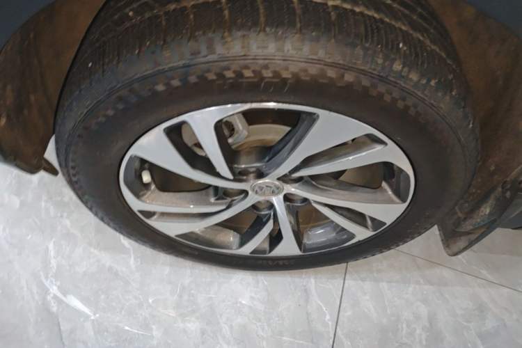 Used Buick Envision 2022 Facelift Encore S 552T Two-Wheel-Drive Luxury Model Left Front Wheel Hub