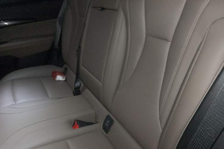 Used Buick Envision 2022 Encore Plus 652T Five-Seat Luxury Model Left Rear Seat
