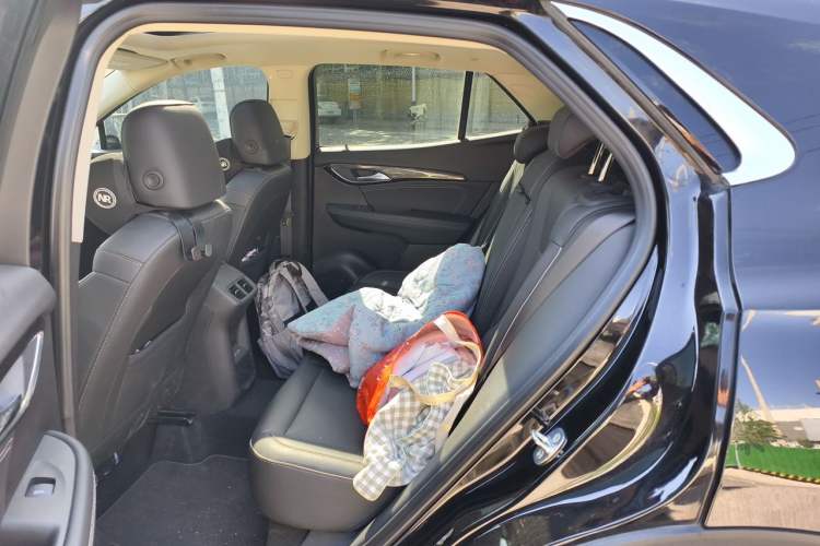 Used Buick Envision 2022 Encore S 552T Two-Wheel-Drive Luxury Model Left Rear Seat