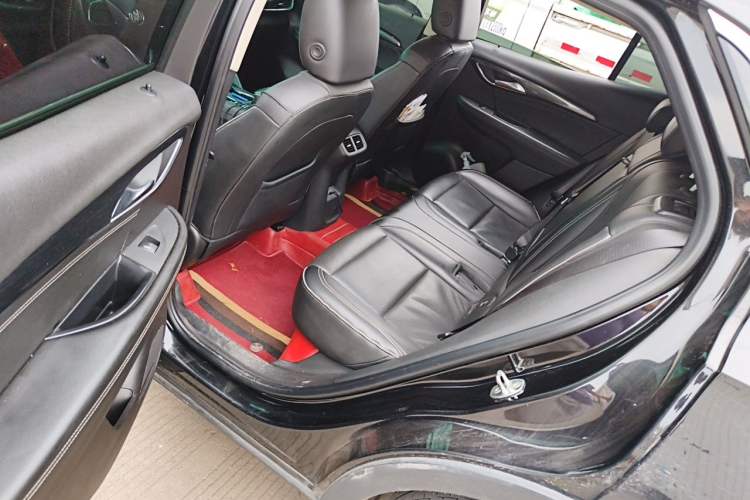 Used Buick Envision 2022 Encore S 652T Two-Wheel-Drive Luxury Model Left Rear Seat
