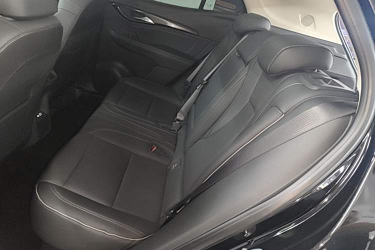 Used Buick Envision 2022 Facelift Encore S 552T Two-Wheel-Drive Luxury Model Left Rear Seat