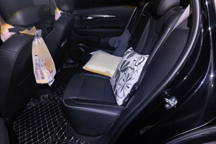 Used Buick Envision 2022 Encore Plus 652T Five-Seat All-Wheel-Drive Luxury Model Left Rear Seat