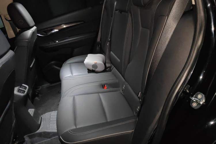 Used Buick Envision 2022 Encore Plus 652T Five-Seat All-Wheel-Drive Luxury Model Left Rear Seat