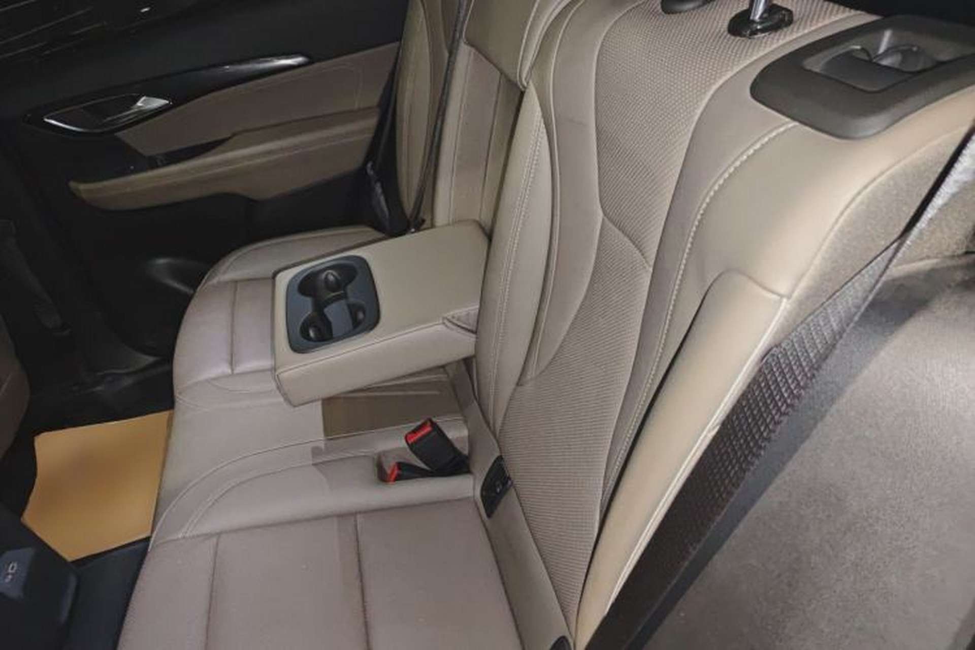 Used Buick Envision 2022 Encore Plus 652T Five-Seat Luxury Model Left Rear Seat