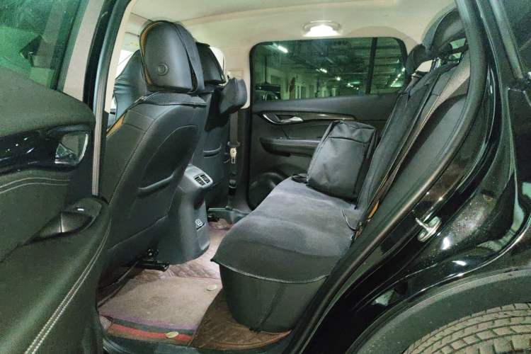 Used Buick Envision 2022 Encore Plus 552T Five-Seat Luxury Model Left Rear Seat