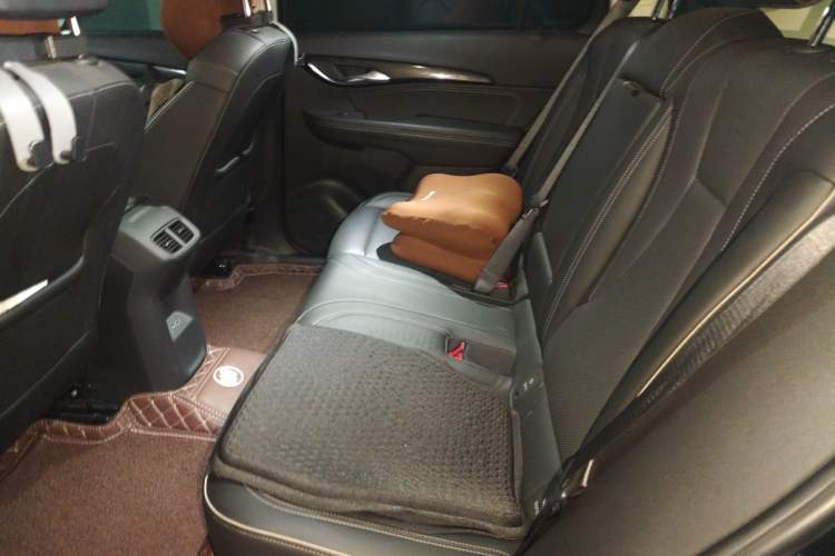 Used Buick Envision 2022 Encore Plus 552T Five-Seat Luxury Model Left Rear Seat