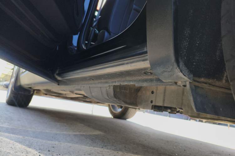 Used Buick Envision 2022 Encore Plus 652T Five-Seat Luxury Model Left Side Sill