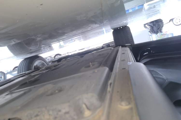 Used Buick Envision 2022 Facelift Encore S 552T Two-Wheel-Drive Luxury Model Left Side Sill