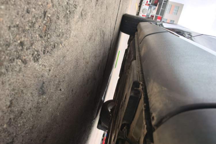 Used Buick Envision 2022 Encore S 552T Two-Wheel Drive Elite Model Left Side Sill