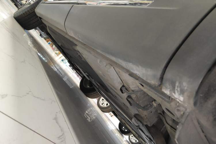 Used Buick Envision 2022 Facelift Encore S 552T Two-Wheel-Drive Luxury Model Left Side Sill