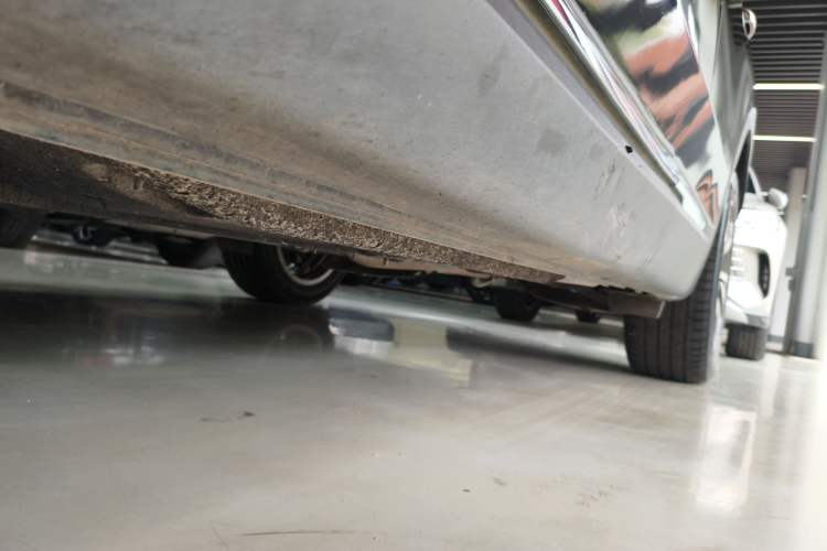 Used Buick Envision 2022 Encore S 652T Two-Wheel Drive Elite Model Left Side Sill