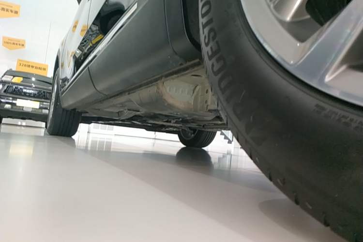 Used Buick Envision 2022 Encore Plus 552T Five-Seat Luxury Model Left Side Sill