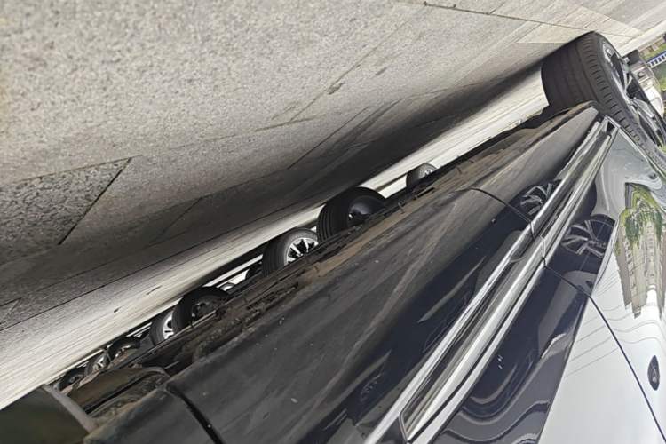 Used Buick Envision 2022 Facelift Encore S GS 4x4 Sport Edition Left Side Sill