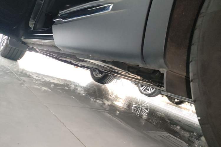 Used Buick Envision 2022 Encore S 552T Two-Wheel-Drive Luxury Model Left Side Sill