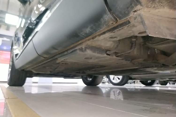 Used Buick Envision 2022 Encore S 652T Two-Wheel Drive Elite Model Left Side Sill