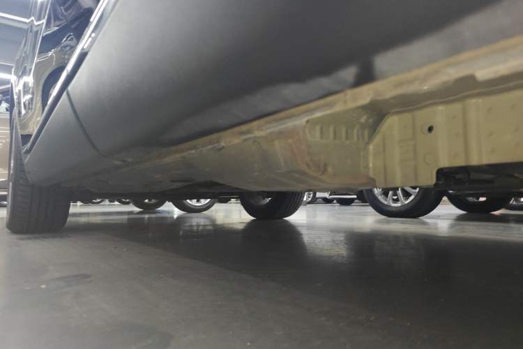 Used Buick Envision 2022 Encore Plus 652T Five-Seat Luxury Model Left Side Sill