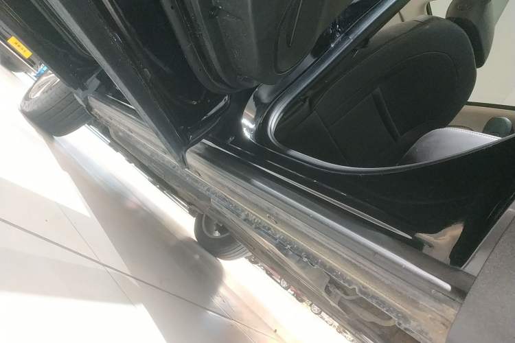 Used Buick Envision 2022 Encore S 652T Two-Wheel-Drive Luxury Model Left Side Sill