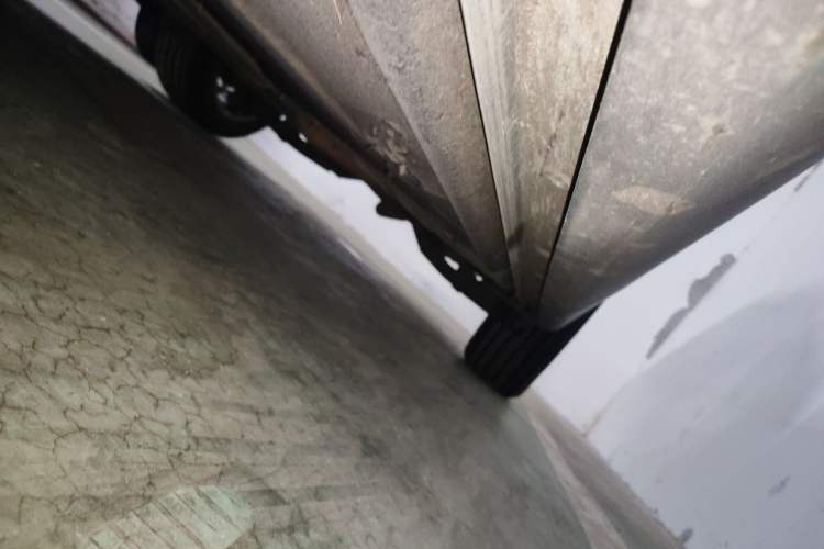 Used Buick Envision 2022 Facelift Encore S 552T Two-Wheel-Drive Luxury Model Left Side Sill