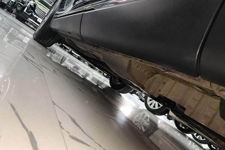 Used Buick Envision 2022 Encore Plus 652T Five-Seat Luxury Model Left Side Sill
