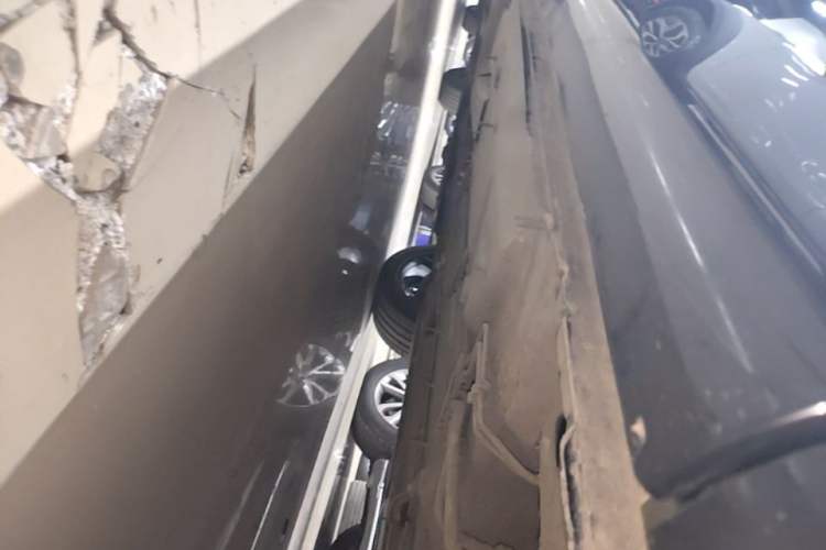 Used Buick Envision 2022 Facelift Encore S GS 4x4 Sport Edition Left Side Sill