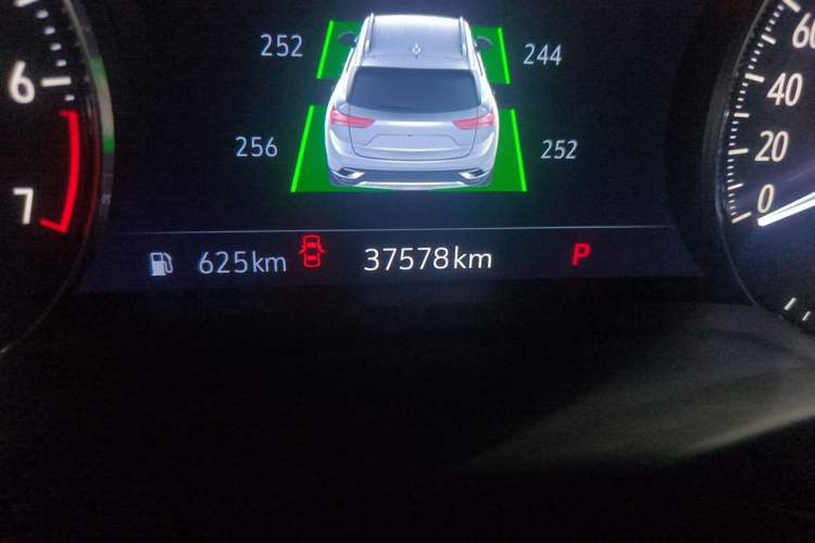Used Buick Envision 2022 Encore Plus 652T Five-Seat Luxury Model Odometer Close Up