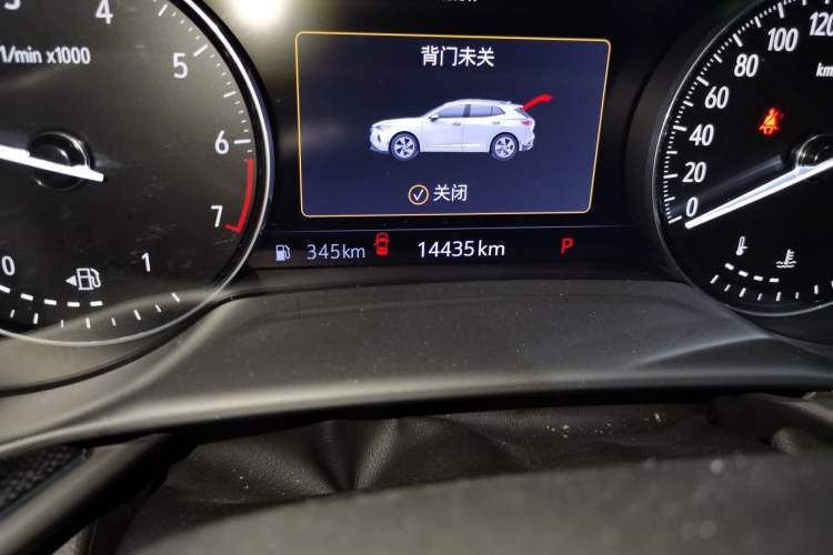 Used Buick Envision 2022 Encore Plus 652T Five-Seat Luxury Model Odometer Close Up