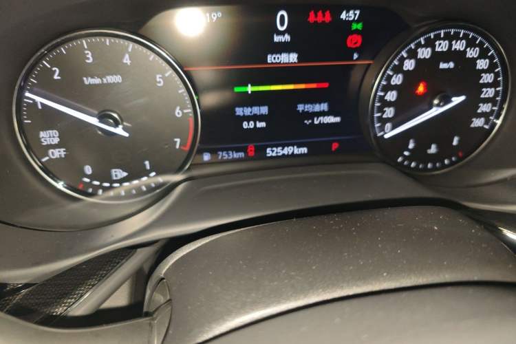 Used Buick Envision 2022 Facelift Encore S 552T Two-Wheel-Drive Luxury Model Odometer Close Up