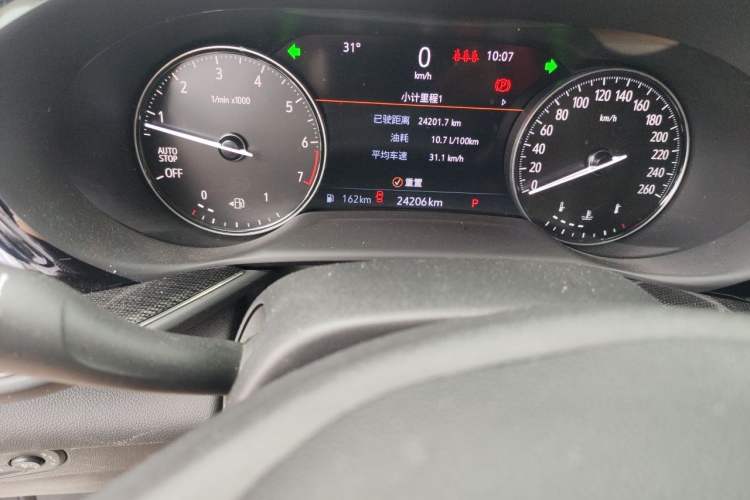 Used Buick Envision 2022 Facelift Encore Plus 552T Five-Seat Luxury Model Odometer Close Up
