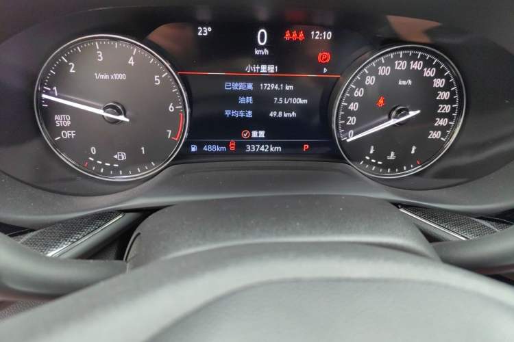 Used Buick Envision 2022 Encore Plus 652T Five-Seat Luxury Model Odometer Close Up