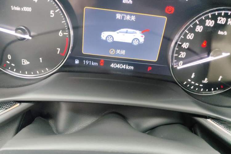 Used Buick Envision 2022 Facelift Encore S 552T Two-Wheel-Drive Luxury Model Odometer Close Up