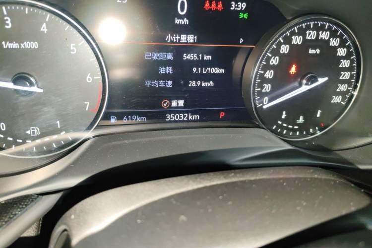 Used Buick Envision 2022 Encore Plus 552T Five-Seat Luxury Model Odometer Close Up