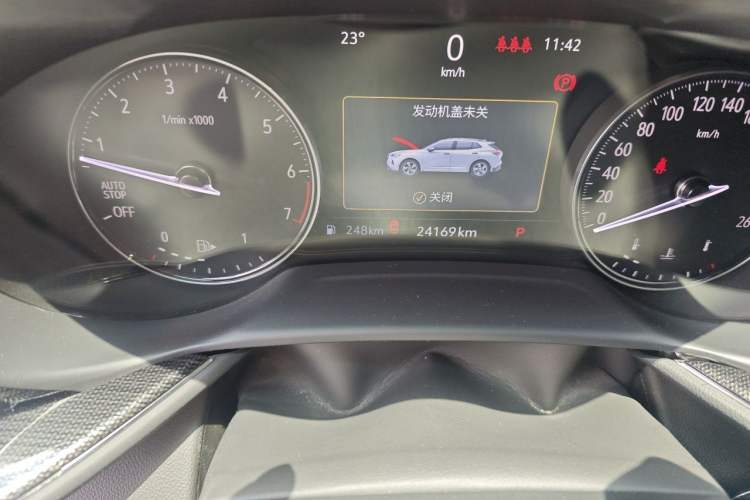 Used Buick Envision 2022 Encore S 552T Two-Wheel-Drive Luxury Model Odometer Close Up
