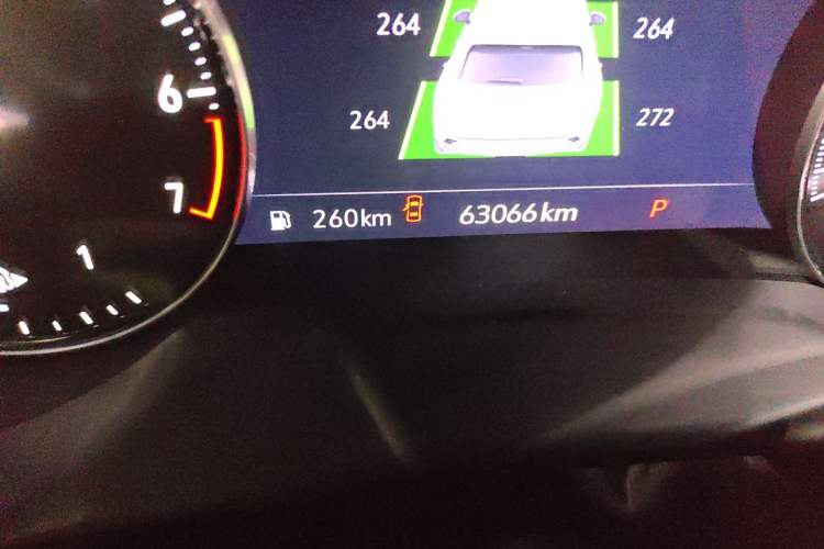 Used Buick Envision 2022 Facelift Encore S 652T Two-Wheel-Drive Luxury Model Odometer Close Up