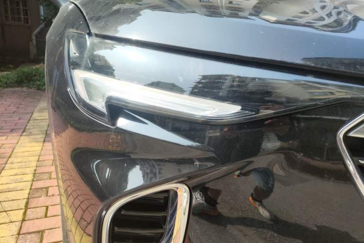 Used Buick Envision 2022 Encore S 552T Two-Wheel-Drive Luxury Model Right Front Headlight