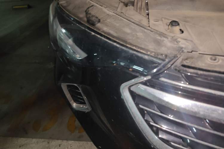 Used Buick Envision 2022 Encore S 552T Two-Wheel-Drive Luxury Model Right Front Headlight