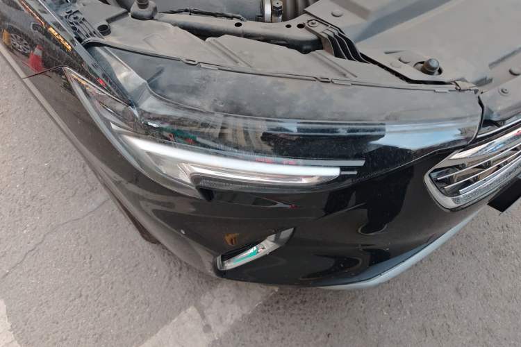 Used Buick Envision 2022 Encore S 552T Two-Wheel Drive Elite Model Right Front Headlight