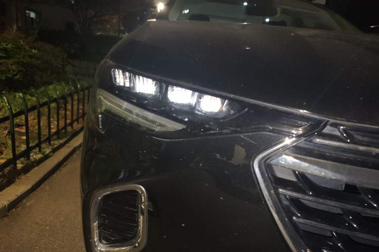 Used Buick Envision 2022 Facelift Encore S 552T Two-Wheel-Drive Luxury Model Right Front Headlight
