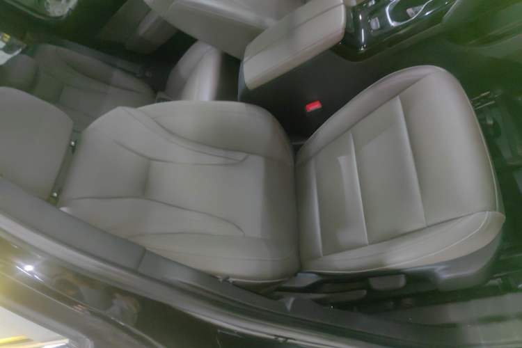 Used Buick Envision 2022 Encore Plus 652T Five-Seat Luxury Model Right Front Seat