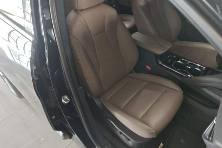 Used Buick Envision 2022 Encore Plus 652T Five-Seat Luxury Model Right Front Seat