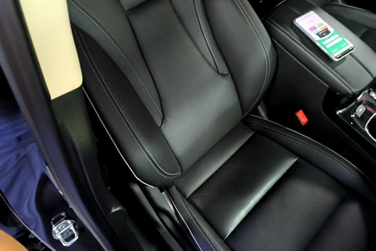 Used Buick Envision 2022 Encore S 552T Two-Wheel-Drive Luxury Model Right Front Seat