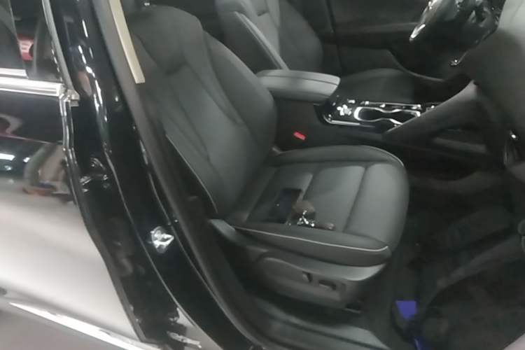 Used Buick Envision 2022 Encore Plus 652T Five-Seat Luxury Model Right Front Seat