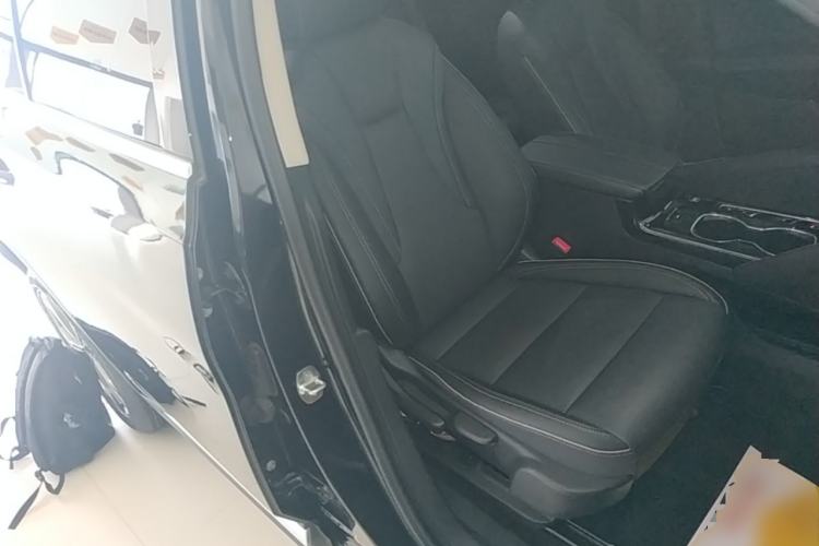 Used Buick Envision 2022 Encore Plus 552T Five-Seat Luxury Model Right Front Seat