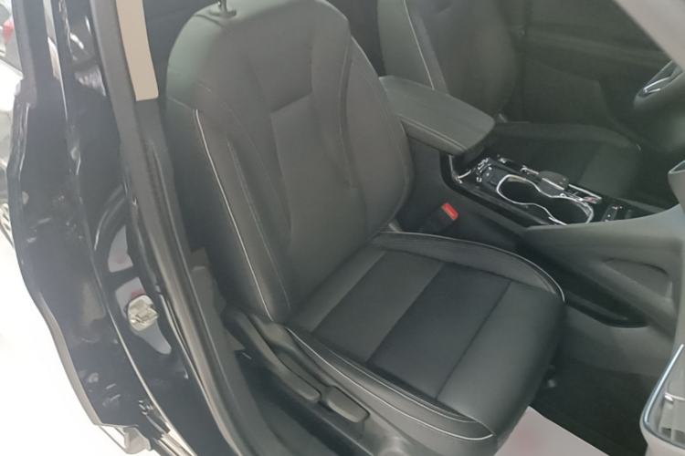 Used Buick Envision 2022 Encore Plus 552T Five-Seat Luxury Model Right Front Seat