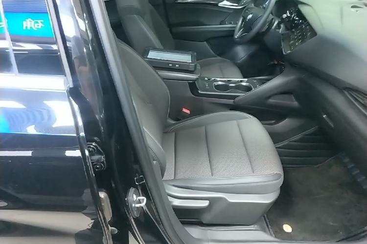 Used Buick Envision 2022 Encore S 652T Two-Wheel Drive Elite Model Right Front Seat