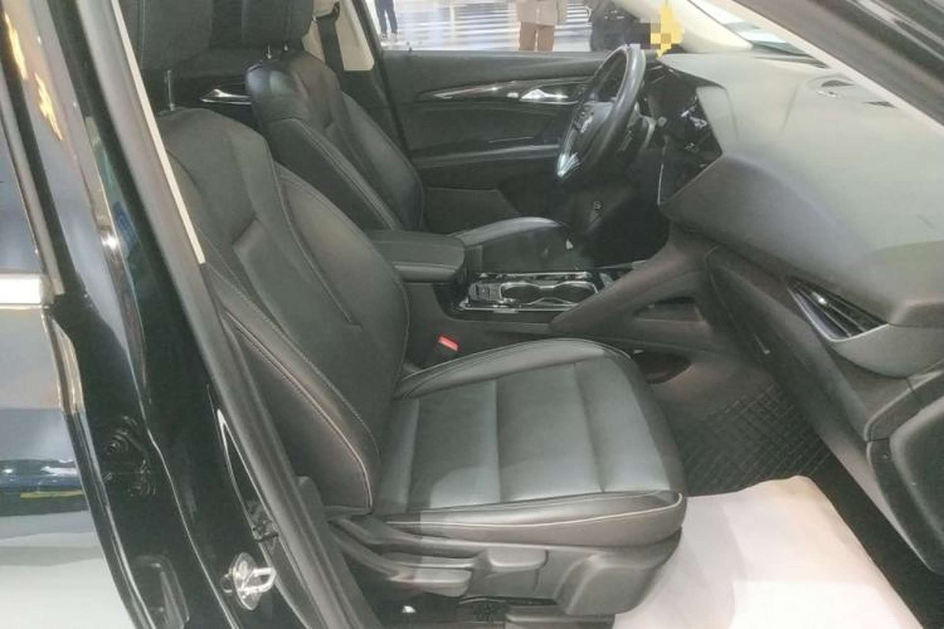 Used Buick Envision 2022 Encore S 652T Two-Wheel-Drive Luxury Model Right Front Seat