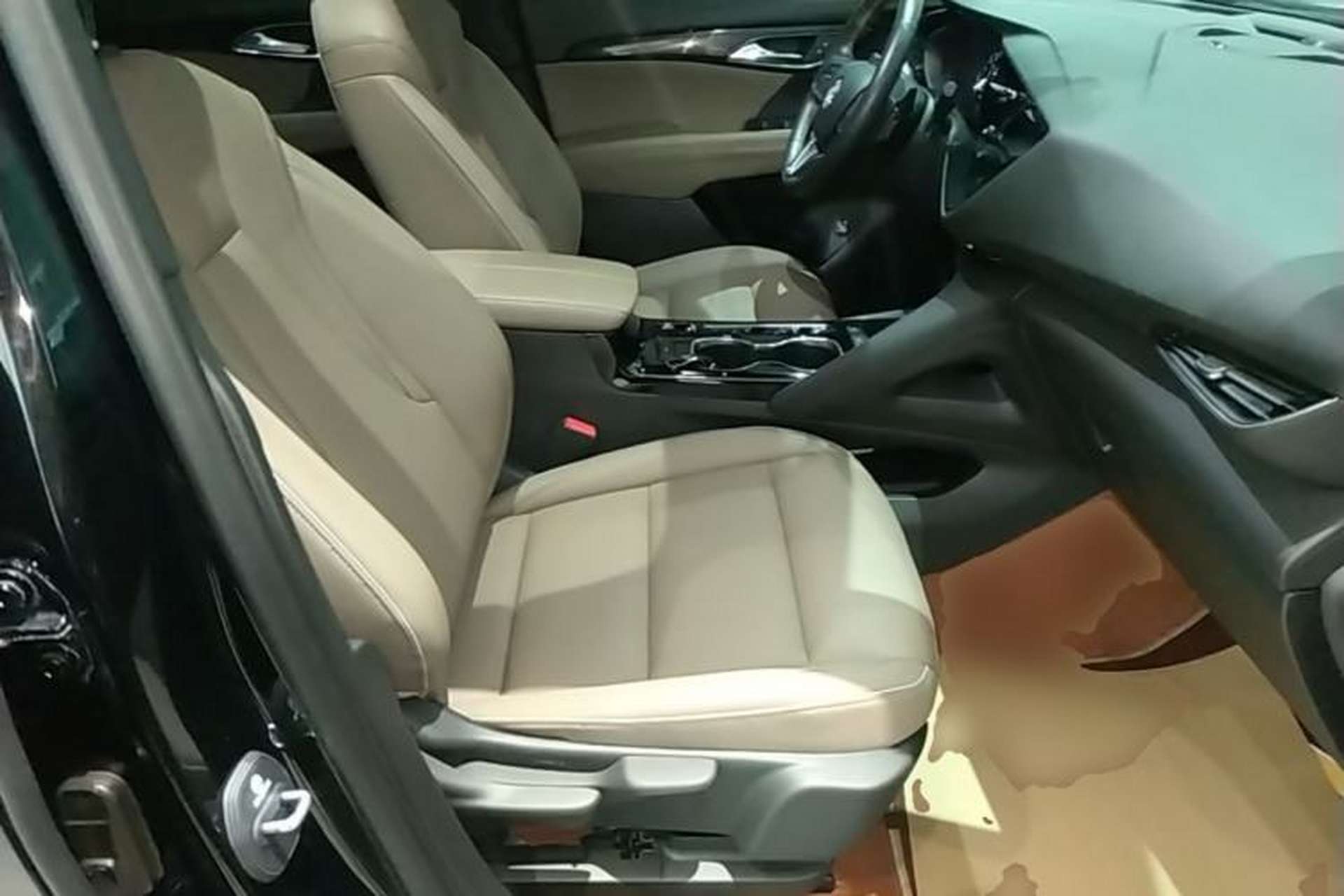 Used Buick Envision 2022 Encore Plus 652T Five-Seat Luxury Model Right Front Seat