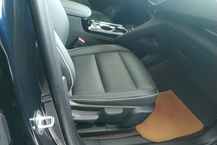 Used Buick Envision 2022 Encore Plus 652T Five-Seat Luxury Model Right Front Seat
