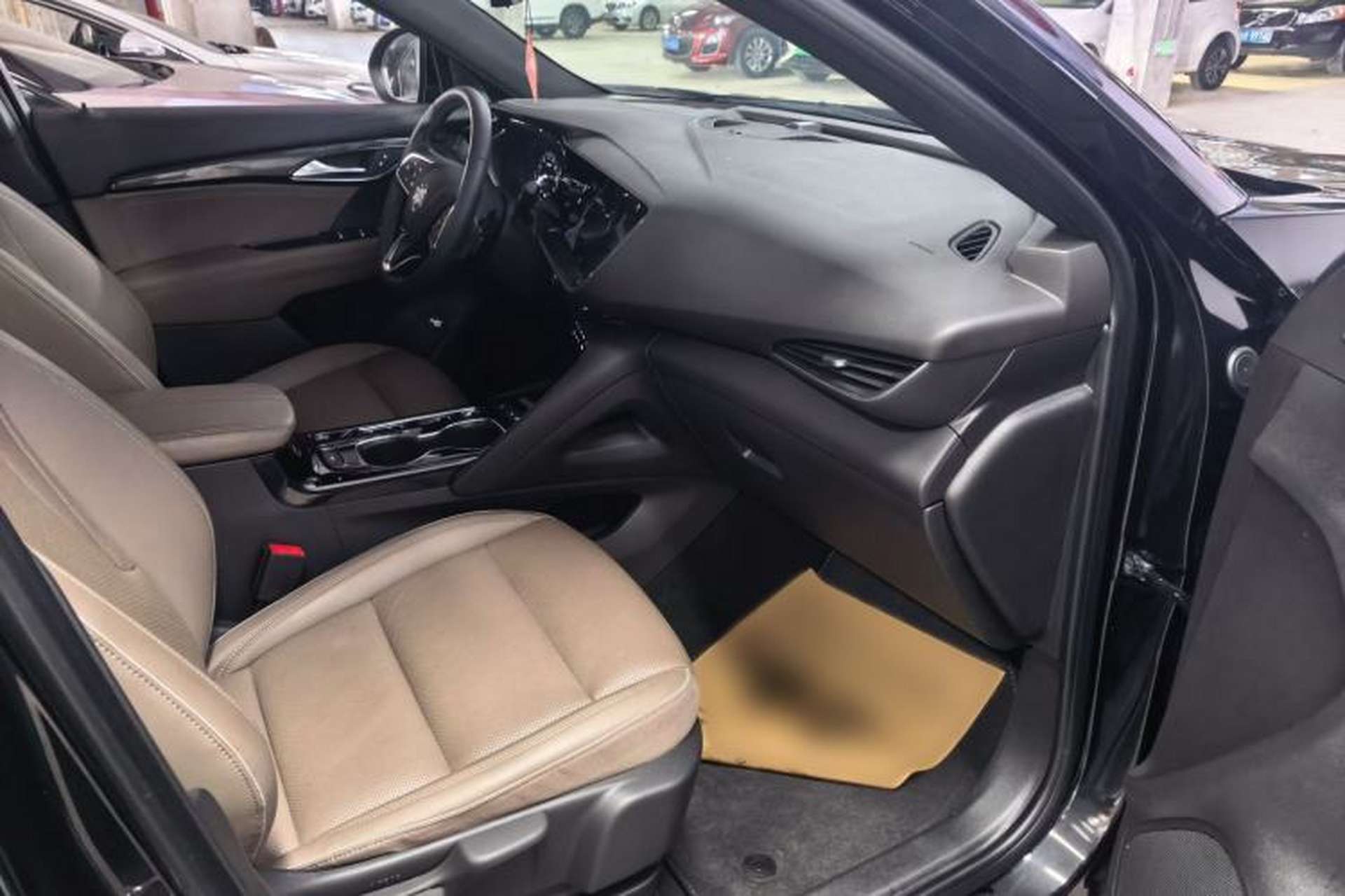 Used Buick Envision 2022 Encore Plus 652T Five-Seat Luxury Model Right Front Seat