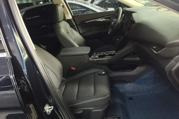 Used Buick Envision 2022 Encore Plus 652T Five-Seat Luxury Model Right Front Seat
